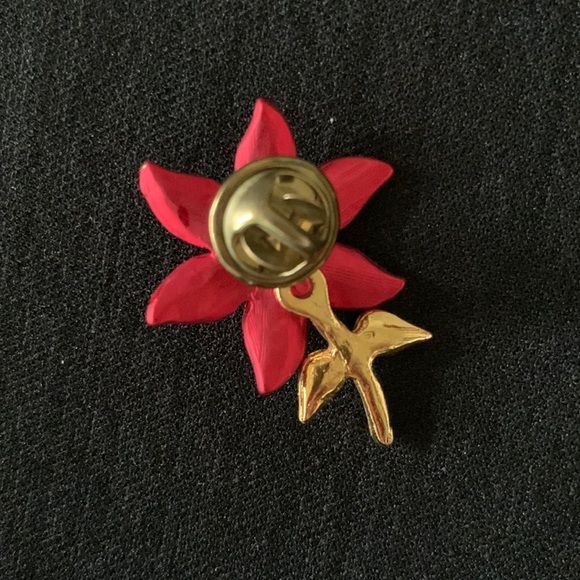 Christmas Holiday Flower Pin - Picture 3 of 5